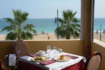 پنیسلا پلازا سویتز