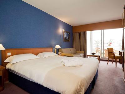 هتل کانز منتفلوری