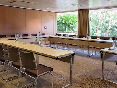 هتل کانز منتفلوری