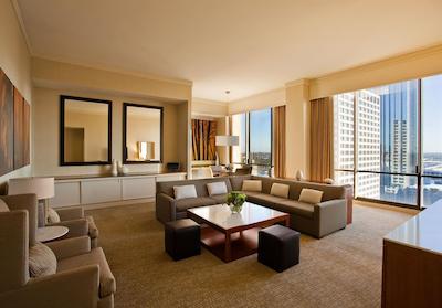 د وستین اُاکز هوستون ات د گالریا