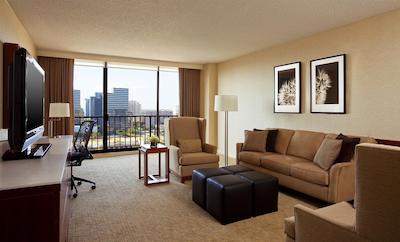 د وستین اُاکز هوستون ات د گالریا