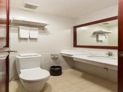 مج هتل اند سویتز