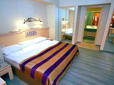 اتالیا هالیدی ویلیج