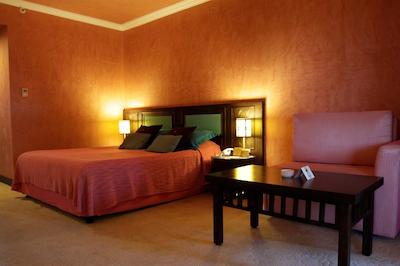 توی فان اند سان کلاب بلک