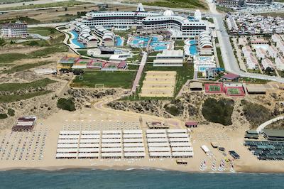 توی فان اند سان کلاب بلک