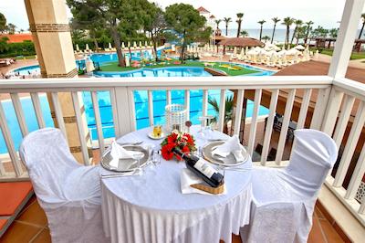 توی فان اند سان کلاب بلک