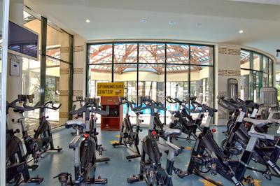 توی فان اند سان کلاب بلک