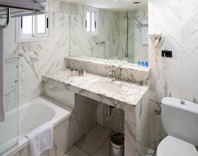 کاتالنیا میکادو