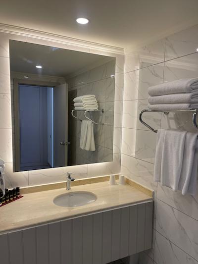 سسارز تمپل د لوکس