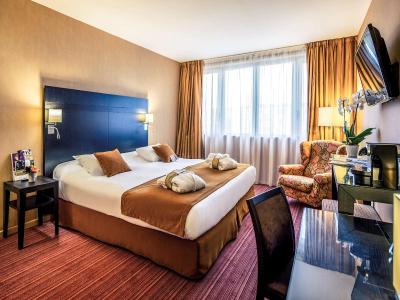 هتل مرکور بردیوکس چاتیو چارترنز