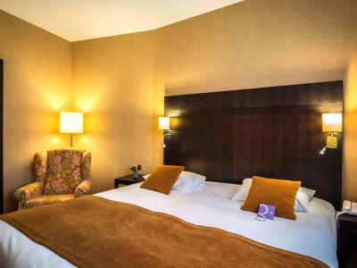 هتل مرکور بردیوکس چاتیو چارترنز