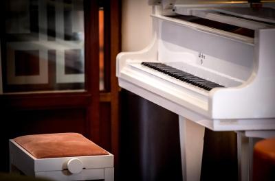 هتل مرکور بردیوکس چاتیو چارترنز