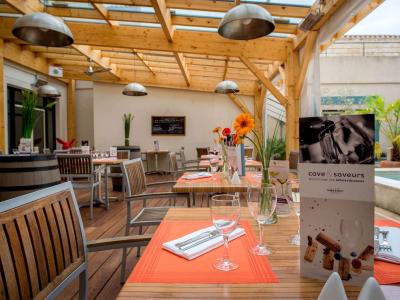 هتل مرکور بردیوکس چاتیو چارترنز