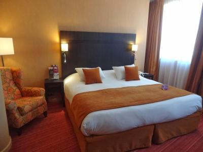 هتل مرکور بردیوکس چاتیو چارترنز