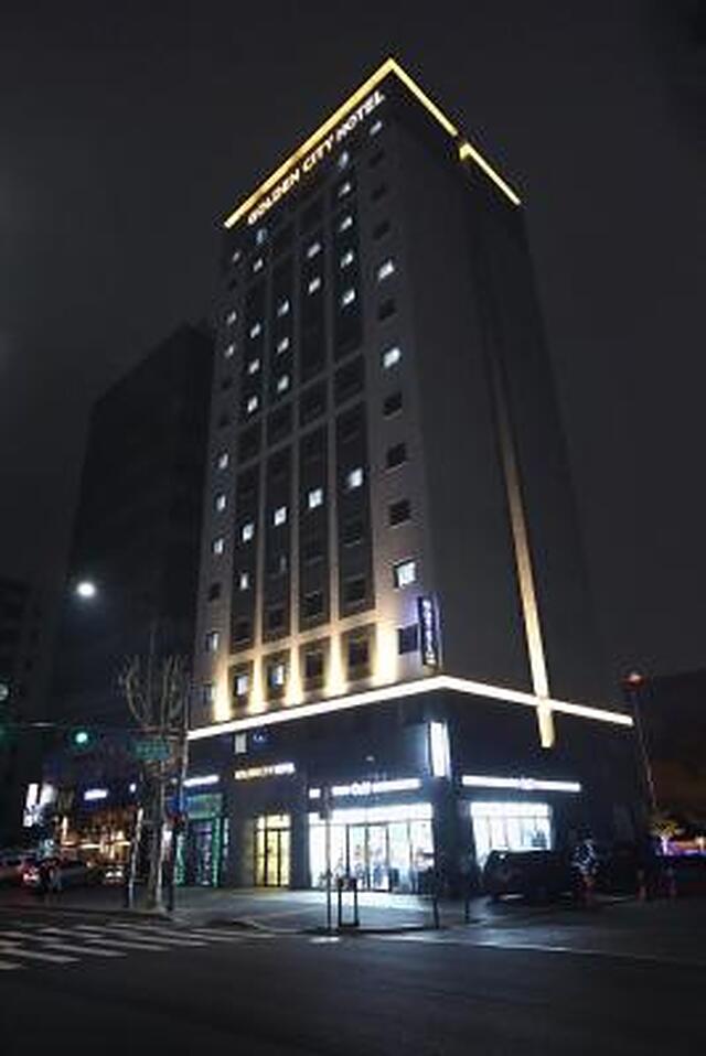 گولدن سیتی هتل دنگدامون