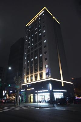 گولدن سیتی هتل دنگدامون