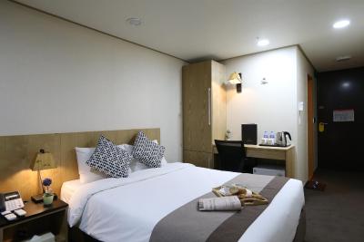 گولدن سیتی هتل دنگدامون