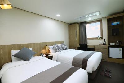 گولدن سیتی هتل دنگدامون