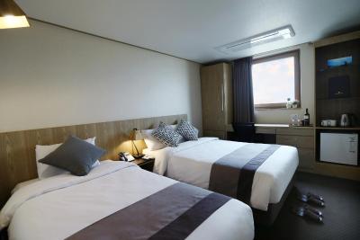 گولدن سیتی هتل دنگدامون