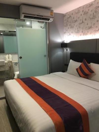 استودیو سوخومویت 18 بای آی چک این