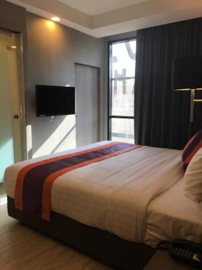 استودیو سوخومویت 18 بای آی چک این