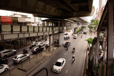 استودیو سوخومویت 18 بای آی چک این