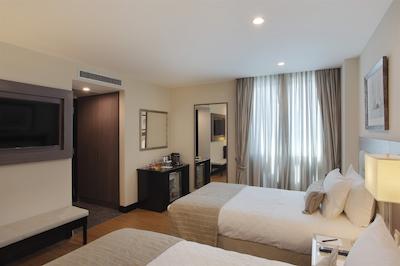 میرامار هتل بای ویندسُر