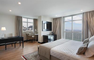 میرامار هتل بای ویندسُر