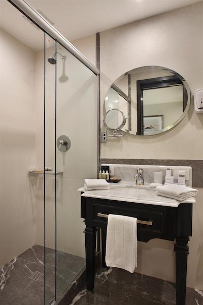 میرامار هتل بای ویندسُر