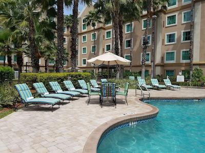 هاودرن سویتز بای ویندهام اُرلاندو لاک بونا ویستا