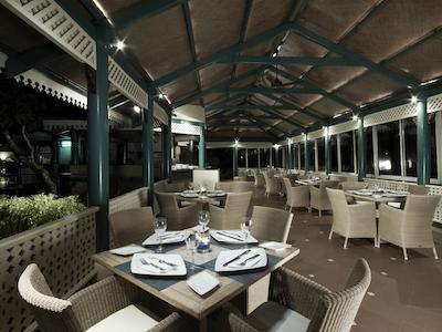 تاج فرت اگوادا ریزرت اند اسپا