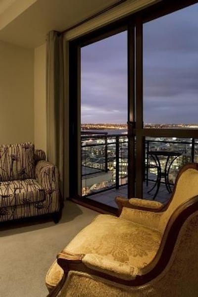 هریتاج اوکلاند وینگ اند تور وینگ