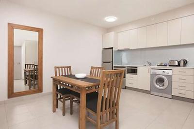 رامادا سویتز زن کوارتر داروین