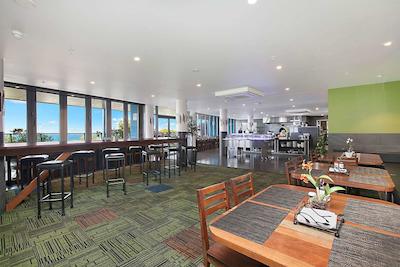 رامادا سویتز زن کوارتر داروین