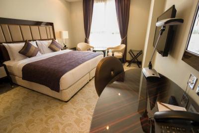 استراتو هتل بای وارویک