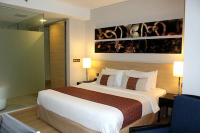 د استریتز هتل اند سویتز