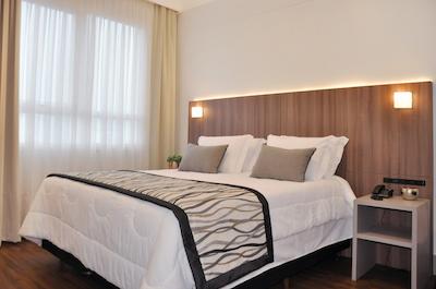 اسلاویرو اسنتیال بلومناو