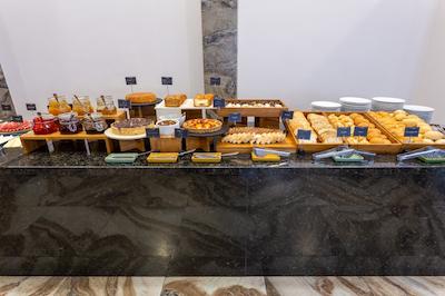 اسلاویرو اسنتیال بلومناو