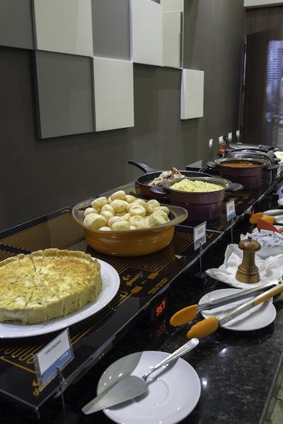 اسلاویرو اسنتیال بلومناو