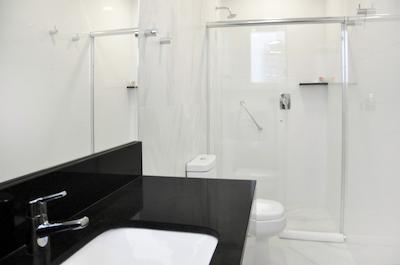 اسلاویرو اسنتیال بلومناو