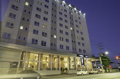 اسلاویرو اسنتیال بلومناو