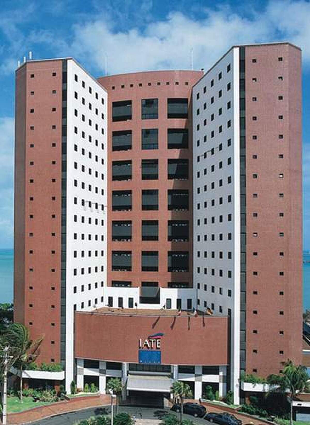 ایات پلازا هتل
