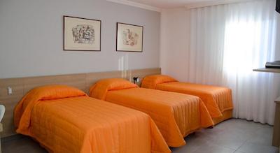 فریماز پامپولها هتل