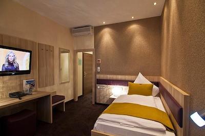 تپ هتل هامر