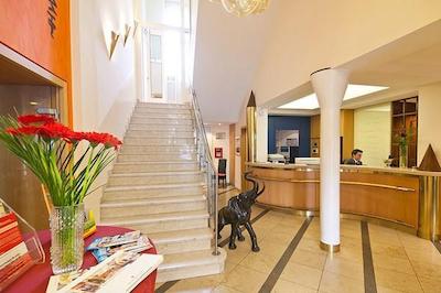 تپ هتل هامر