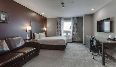 هم این اند سویتز ساسکاتون اسود