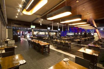 کالاموال هتل سویتز اند کنفرنس سنتر