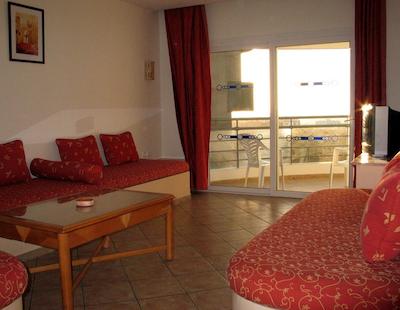 رسیدنس اینتوریست هتل