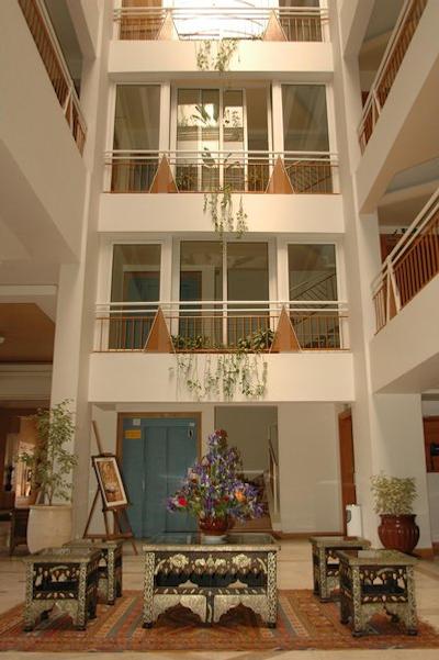 رسیدنس اینتوریست هتل