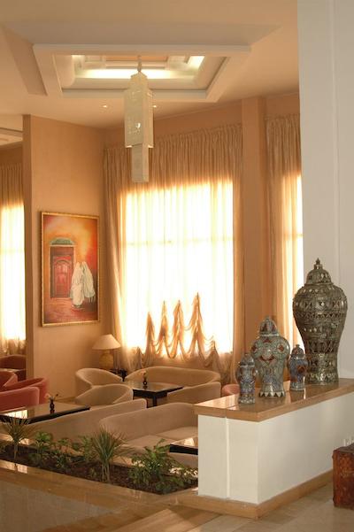 رسیدنس اینتوریست هتل